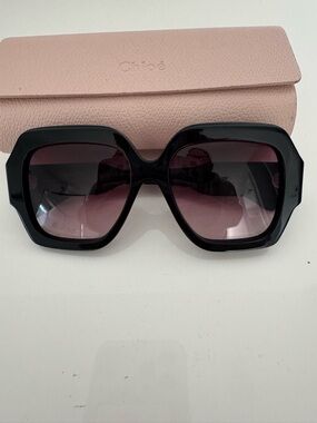 Chloe Oversized Black Frame Sunglasses with Pink Gradient Lenses